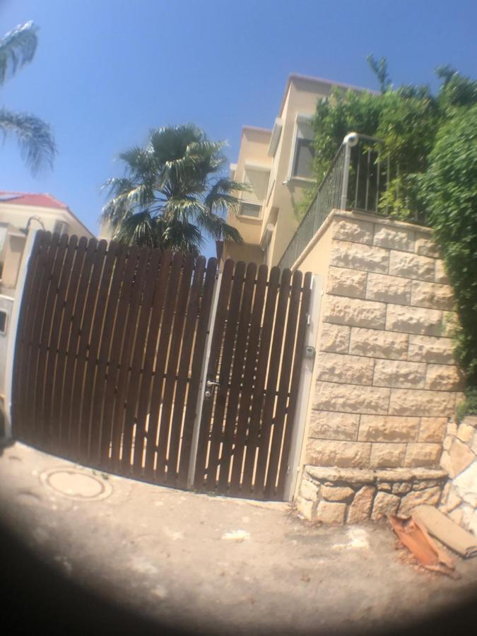Magnificant Studio/Zimmer Zichron Zikhron Ya'akov Exterior foto